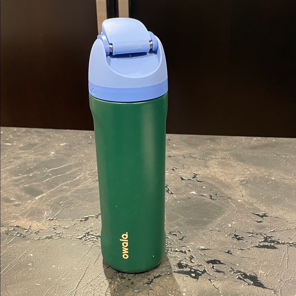 24oz Owala Free Sip Green and Blue Water Bottle